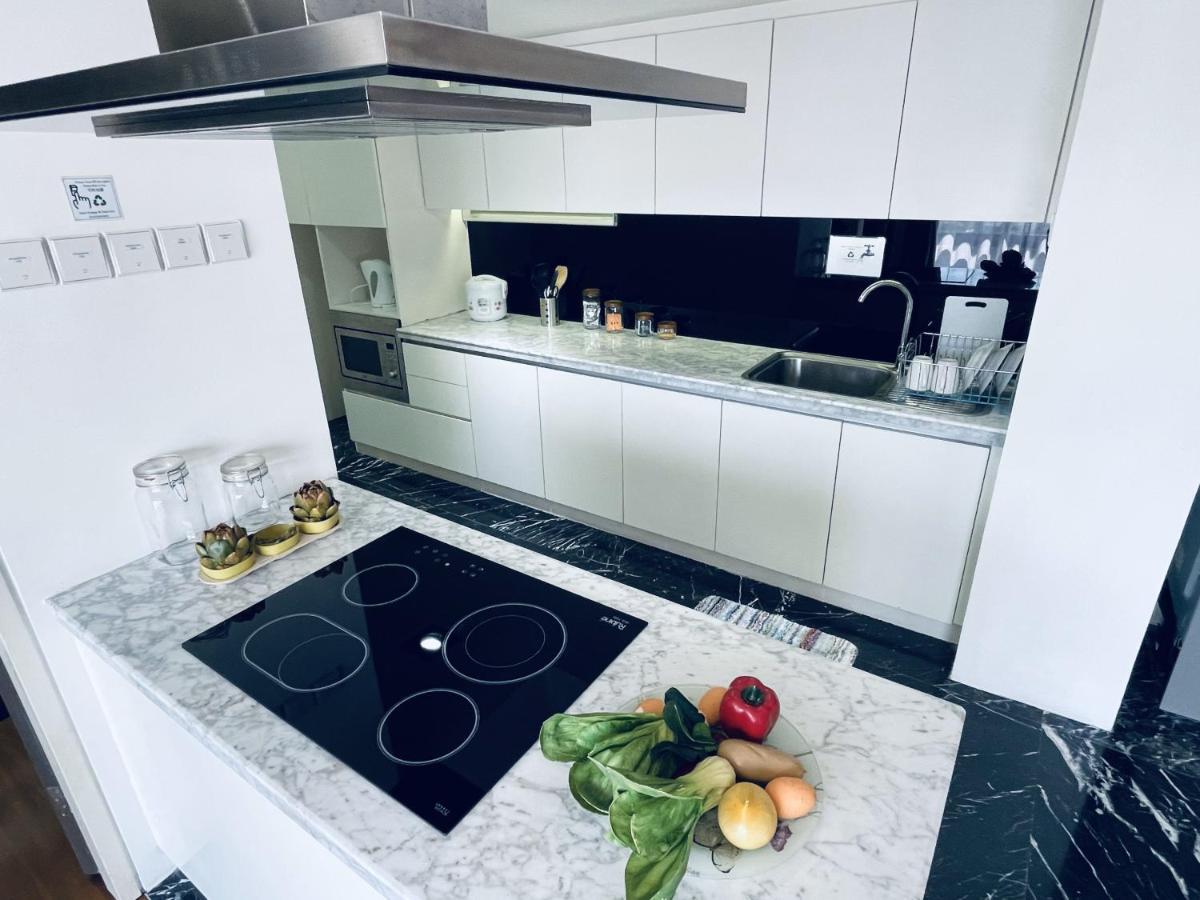 B.Suites 21 Kota Kinabalu Dış mekan fotoğraf