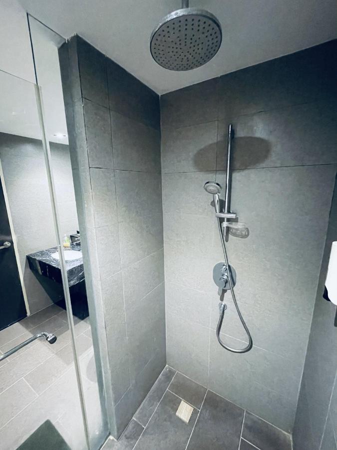 B.Suites 21 Kota Kinabalu Dış mekan fotoğraf