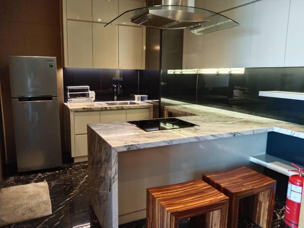 B.Suites 21 Kota Kinabalu Dış mekan fotoğraf