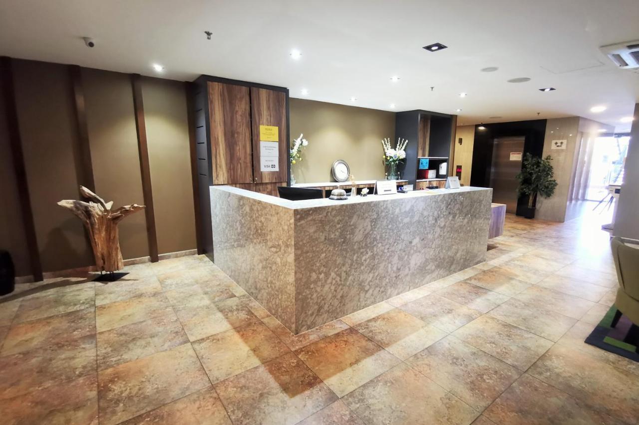 B.Suites 21 Kota Kinabalu Dış mekan fotoğraf